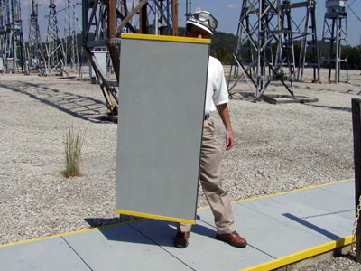 GEF's UTILICOVER® trench cover systems are strong and durable fiberglass covers which install easily.